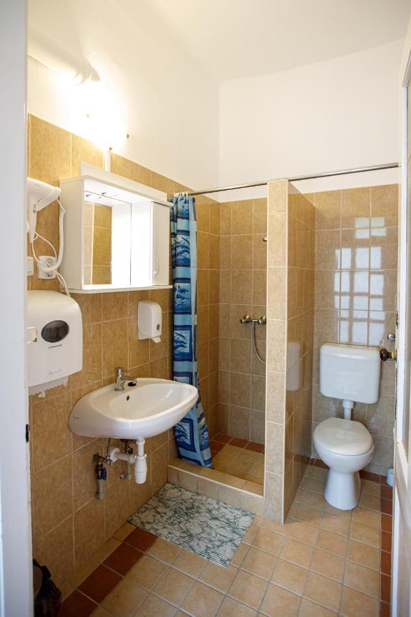 Central Apartman Gyula Zewnętrze zdjęcie