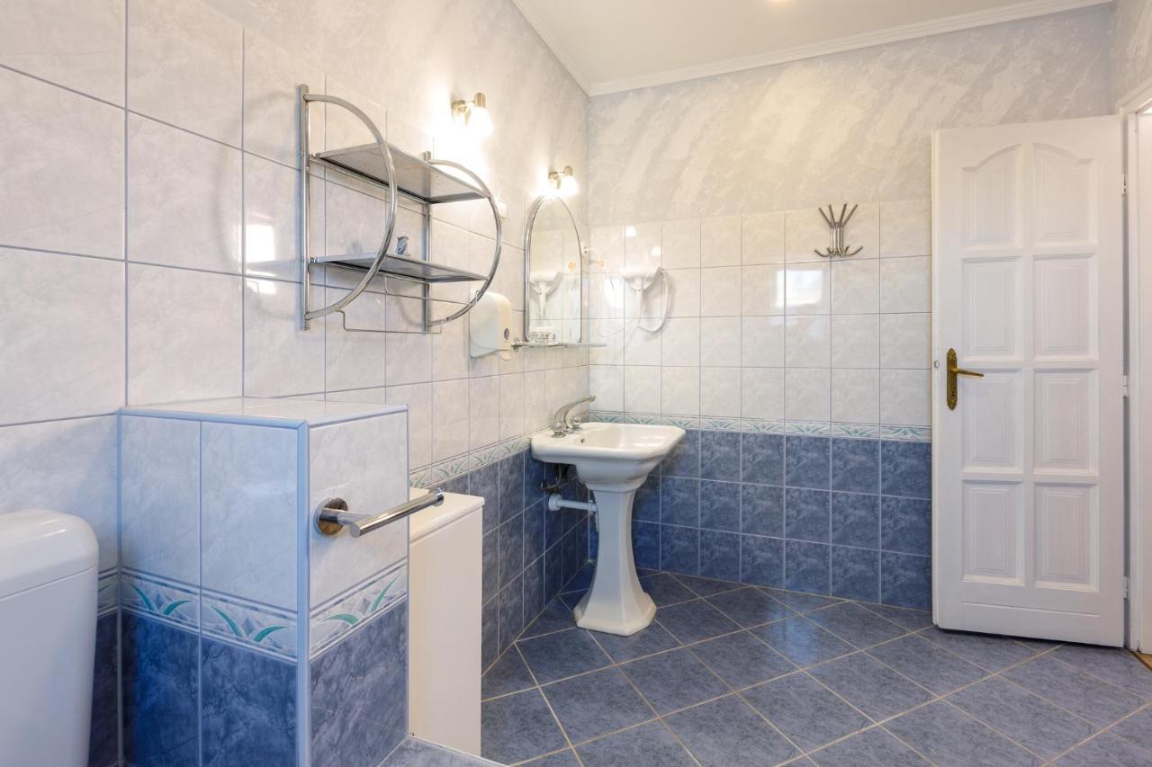 Central Apartman Gyula Zewnętrze zdjęcie