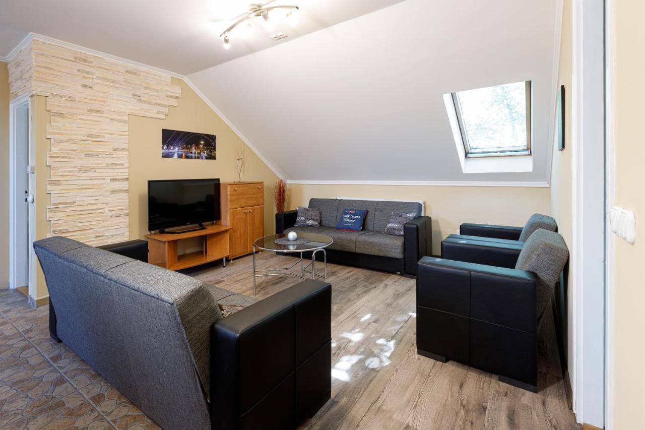 Central Apartman Gyula Zewnętrze zdjęcie