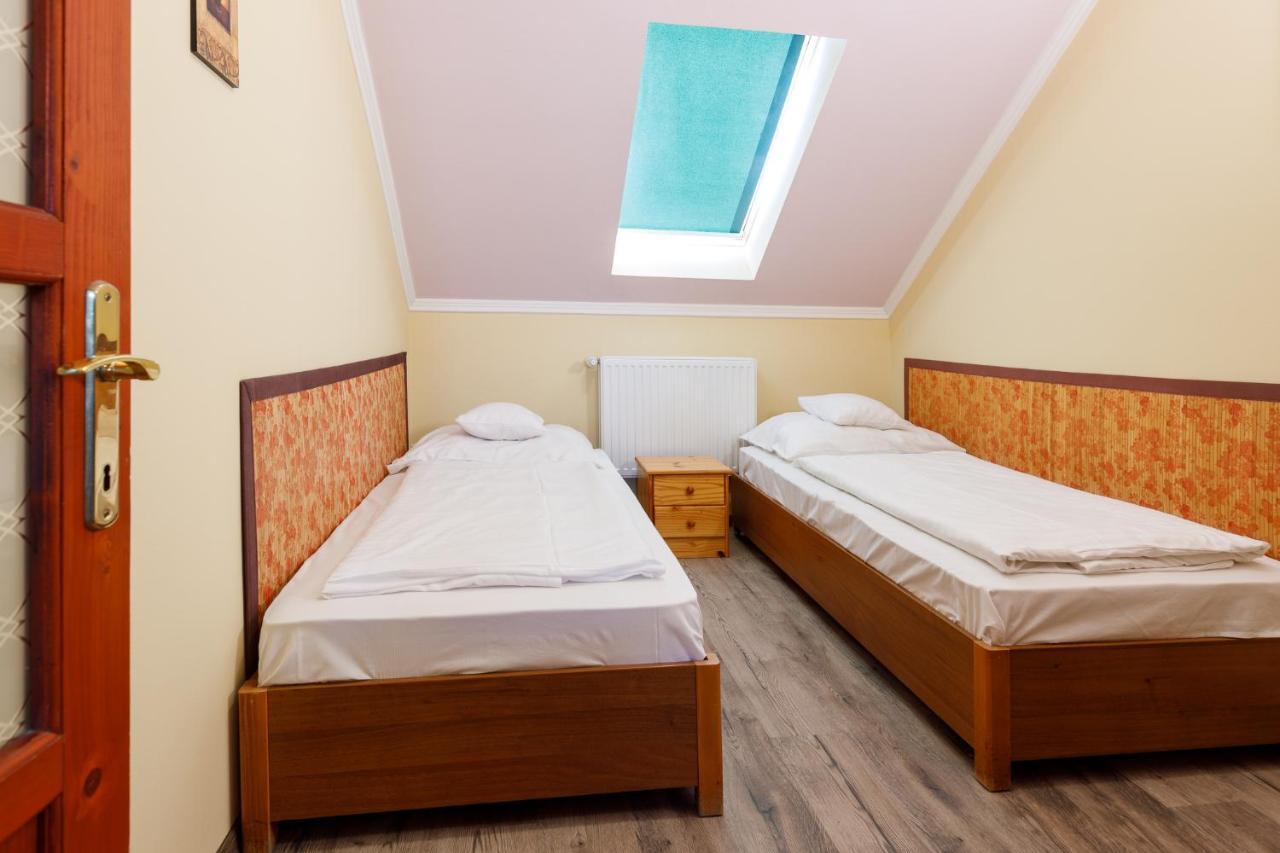 Central Apartman Gyula Zewnętrze zdjęcie