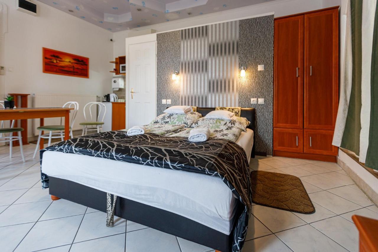Central Apartman Gyula Zewnętrze zdjęcie