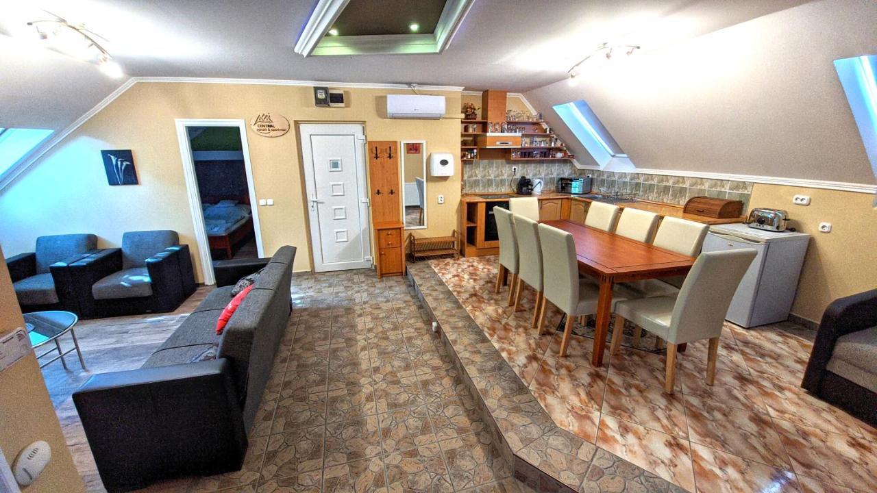 Central Apartman Gyula Zewnętrze zdjęcie