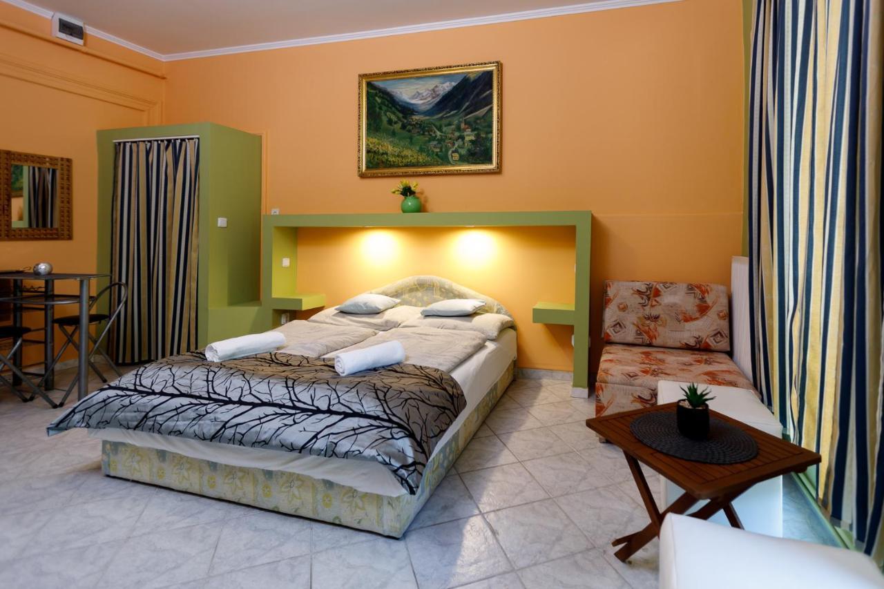 Central Apartman Gyula Zewnętrze zdjęcie