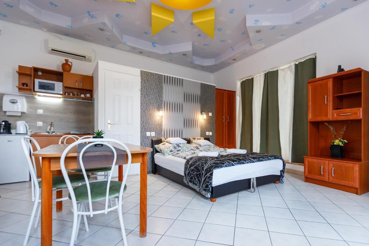 Central Apartman Gyula Zewnętrze zdjęcie
