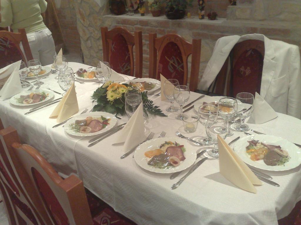 Central Apartman Gyula Zewnętrze zdjęcie